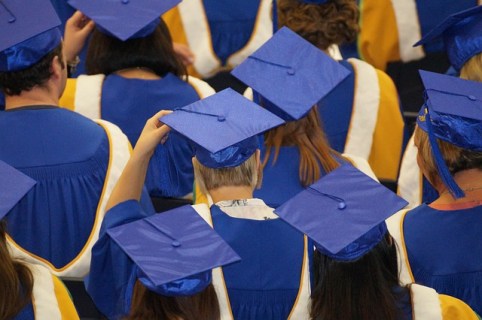 graduation-1477769_640