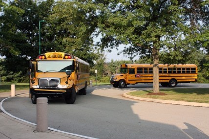 school-bus-1770047_640