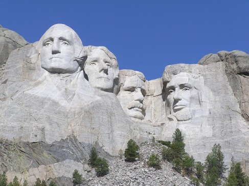 mount-rushmore-740713_640